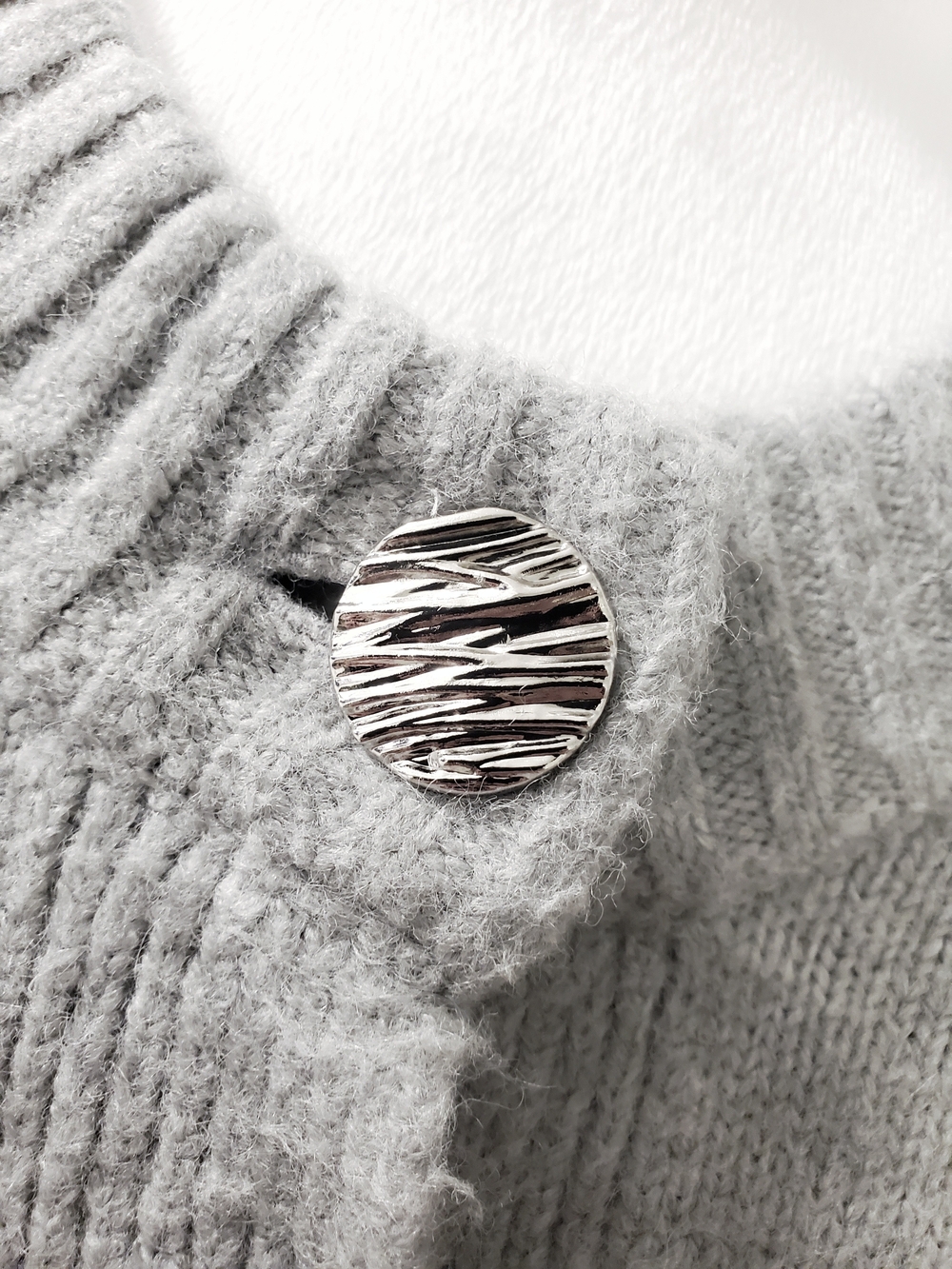 Minimalist Light Grey Ribbed Knit Cardigan Sweater with Hammered Buttons - Picture 5 of 6